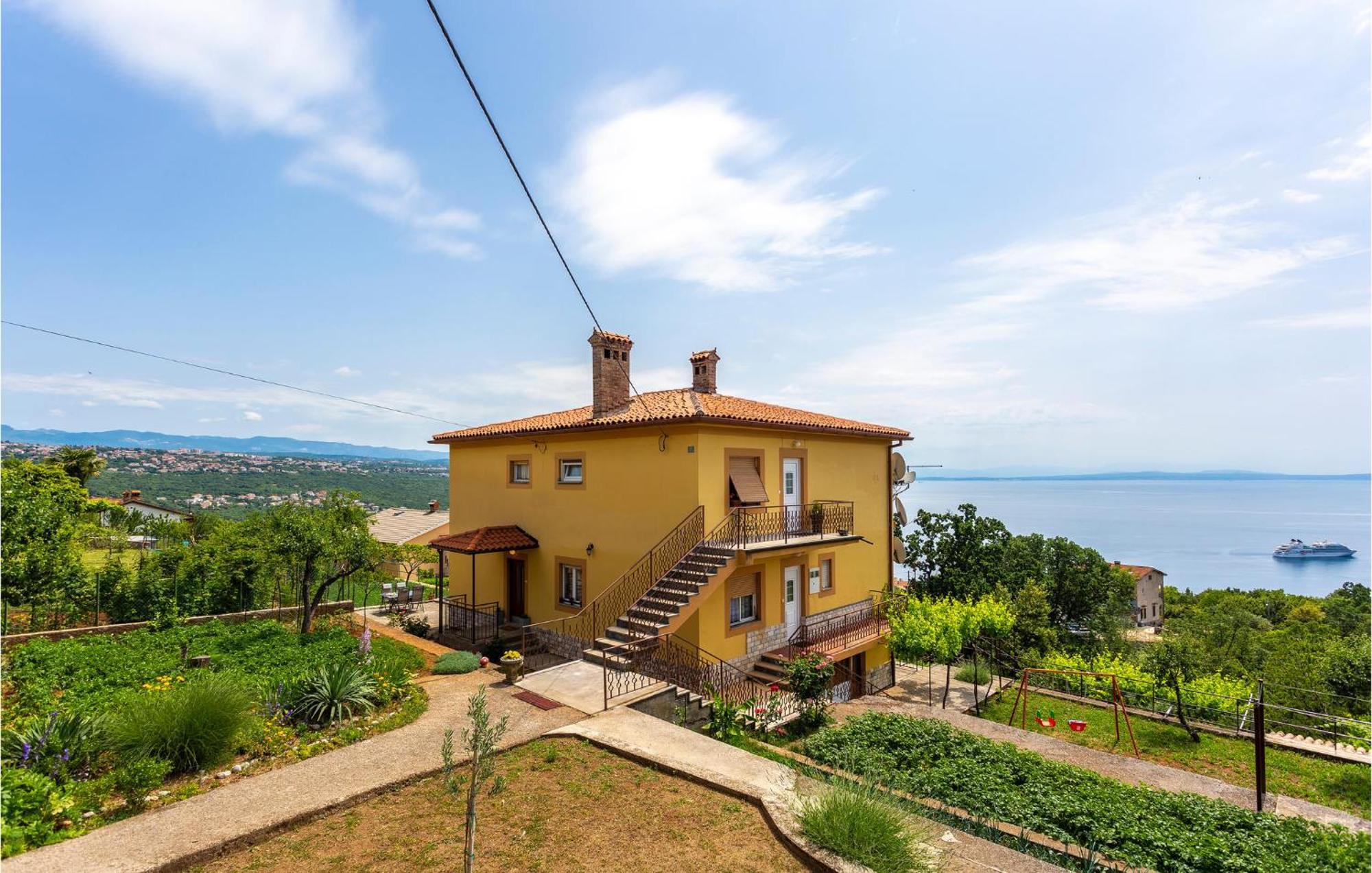 Apartment Amazing In Pobri With House Sea View